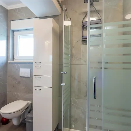 Pet Friendly In With Wifi Pula