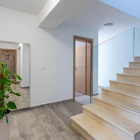 Nice Home In Pula With Wifi *