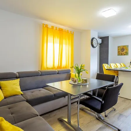 Pet Friendly In With Wifi Semesterbostad