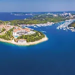 Nice Home In Pula With Wifi Hébergement de vacances Pula