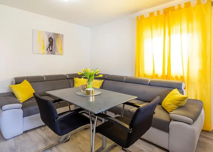 Pet Friendly In With Wifi Feriehus Pula