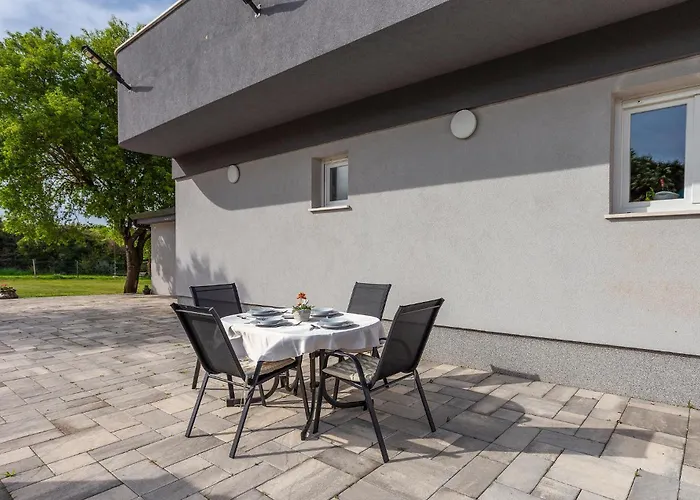 Pet Friendly In With Wifi Hébergement de vacances Pula